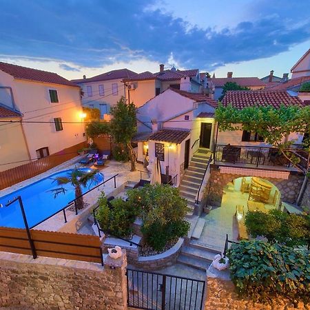 Holiday Home Traum Krk Town Exterior photo