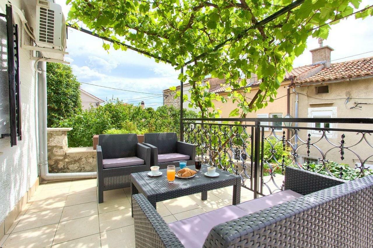 Holiday Home Traum Krk Town Exterior photo